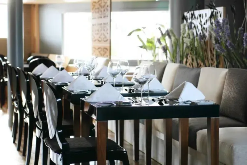 le fayan fine dining restaurant 2026 — expert chefs fresh sourced ingredients menu changes sittings only fine dining nile cruise ship fleet vegetarian thursday $949